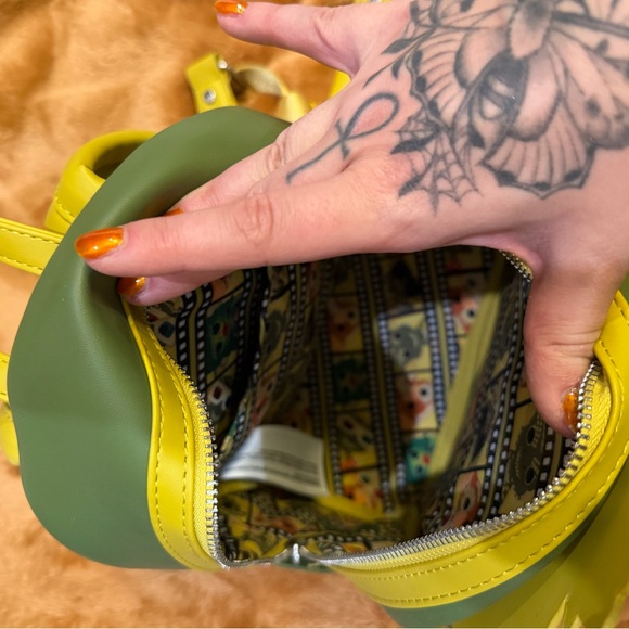 Loungefly Gremlins Stripe Creature Bag with 3D Glasses - Picture 5 of 5